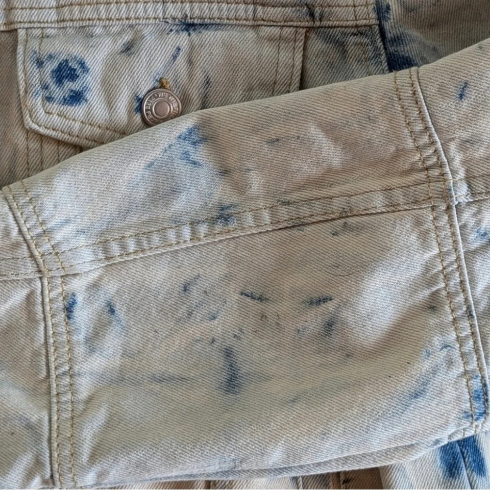 Free People Bleach Wash Denim Jacket Cropped Jean Jacket Sz L - Picture 10 of 15